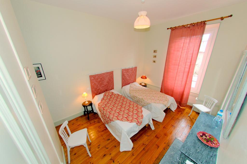 La Maison De Mariecamille Hotell Saint-Germain-Lembron Eksteriør bilde