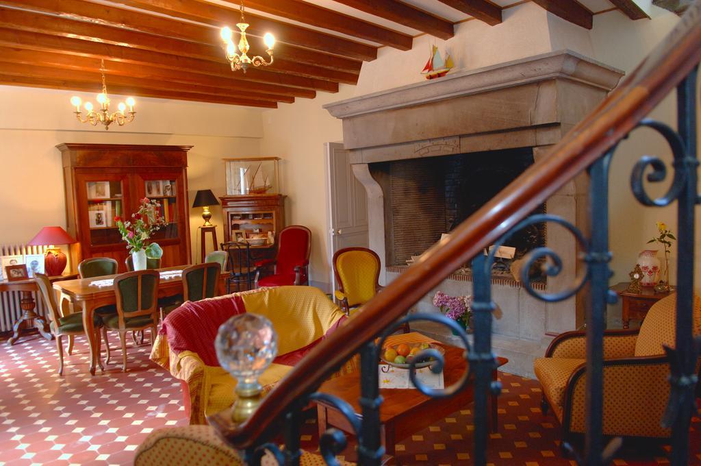 La Maison De Mariecamille Hotell Saint-Germain-Lembron Eksteriør bilde