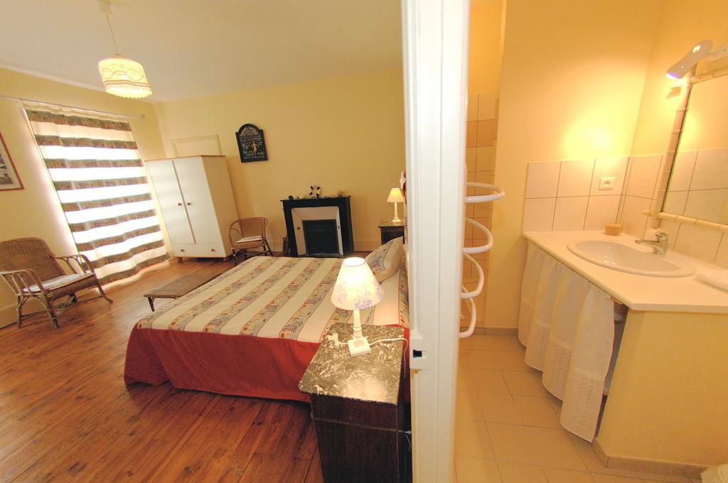 La Maison De Mariecamille Hotell Saint-Germain-Lembron Eksteriør bilde
