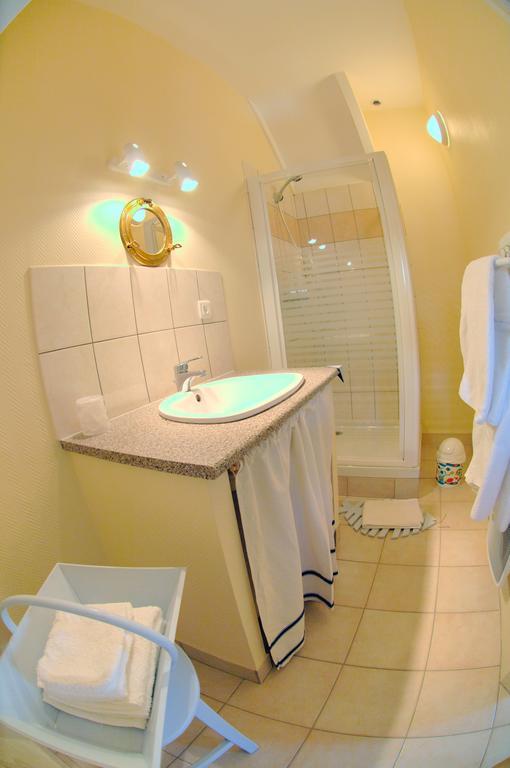 La Maison De Mariecamille Hotell Saint-Germain-Lembron Eksteriør bilde