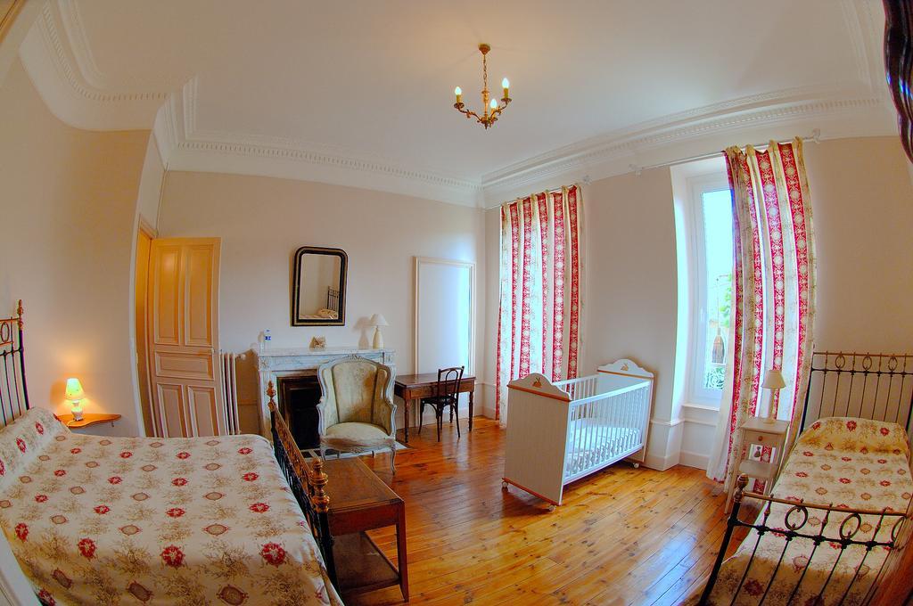 La Maison De Mariecamille Hotell Saint-Germain-Lembron Eksteriør bilde